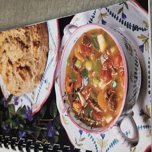 LIGHT AND EASY FOR TWO COOKBOOK 1991 - Picture 8 of 8